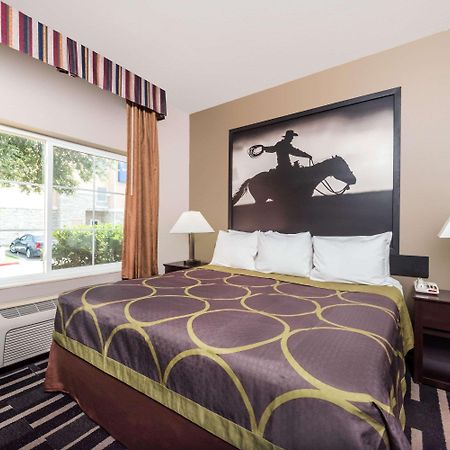 Super 8 By Wyndham Fort Worth North Екстериор снимка