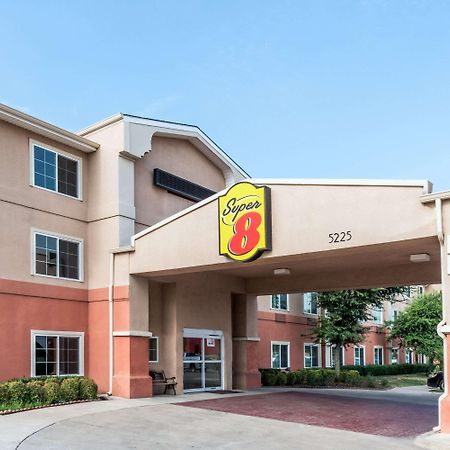 Super 8 By Wyndham Fort Worth North Екстериор снимка