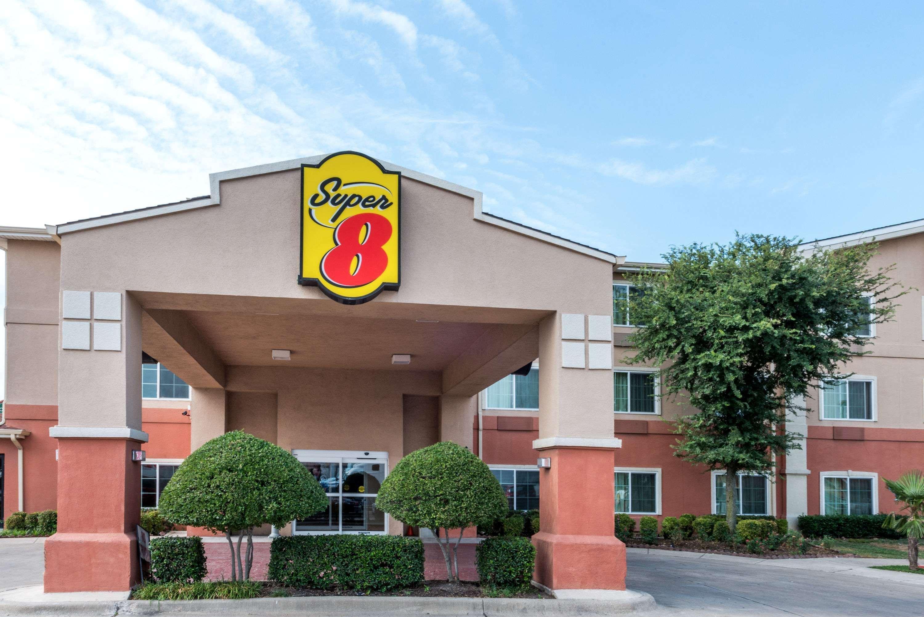 Super 8 By Wyndham Fort Worth North Екстериор снимка