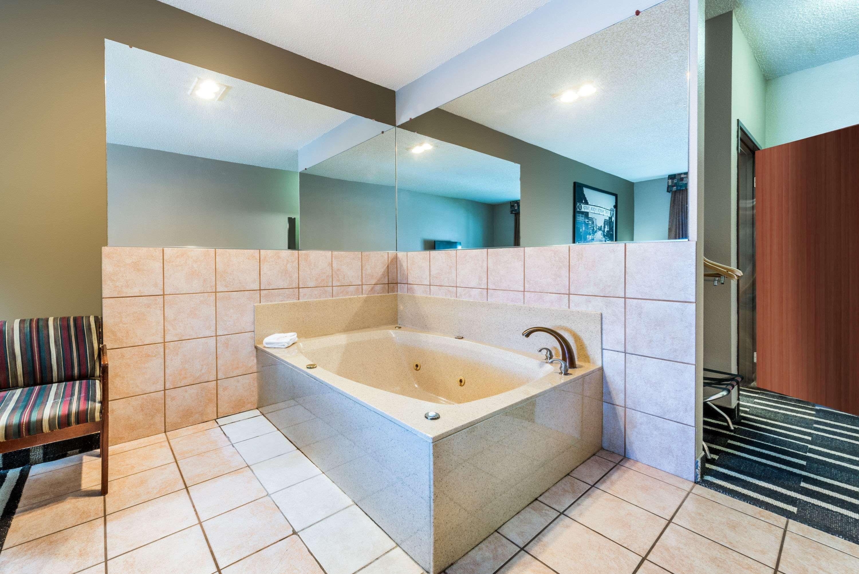 Super 8 By Wyndham Fort Worth North Екстериор снимка